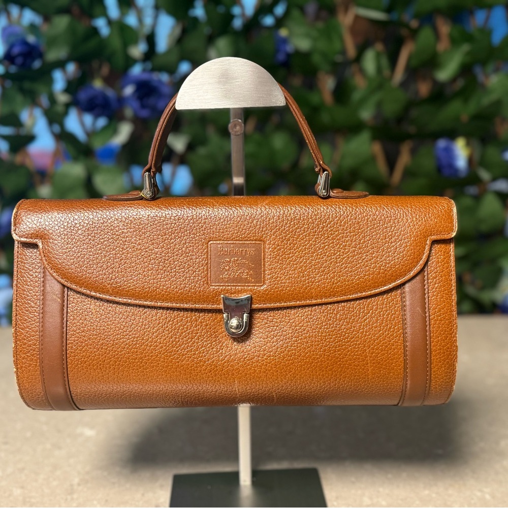 ❌SOLD❌ Burberry Vintage Brown Grained Leather Top Handle Bag - Picture 2 of 10